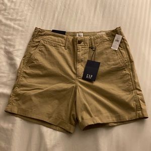 GAP HIGH RISE KHAKI SHORT